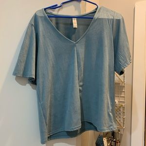 Blue short sleeve top velvet